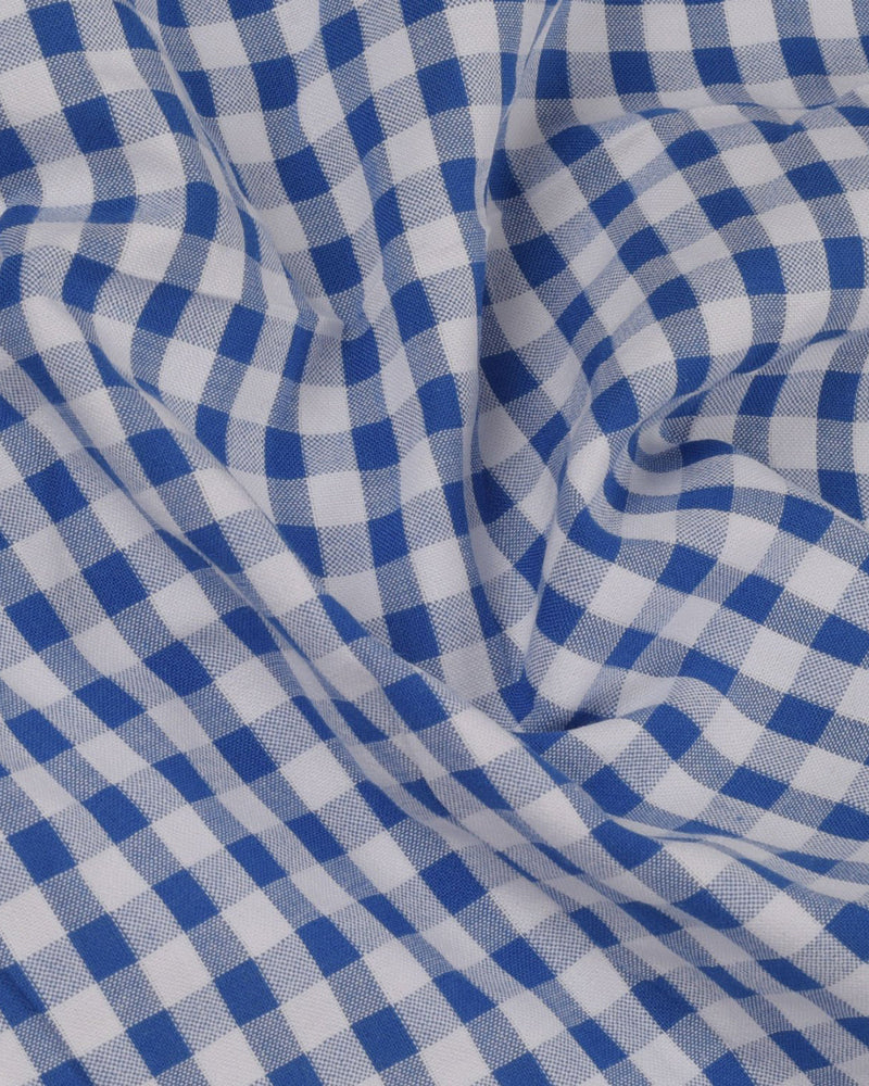 Blau-weiße Gingham-Karos