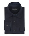 Dunkelblauer Flanell
