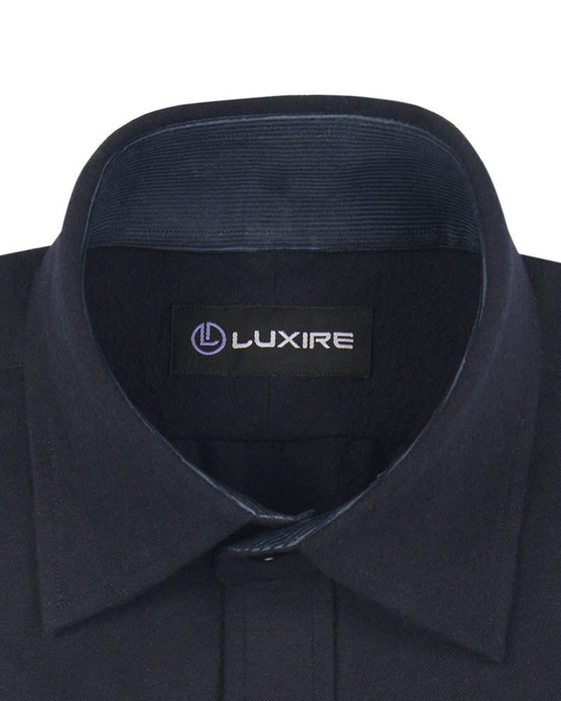 Dunkelblauer Flanell