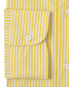 Rayures jaunes Cyber ​​Pencil sur fond blanc
