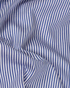Dunkelblaue Seilstreifen