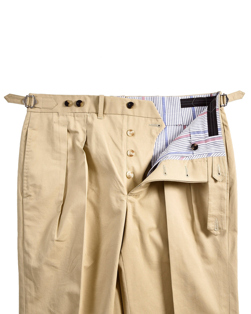 Dunkelbeige einfarbige Chino