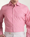 Sommerliches rotes End-on-End-Shirt