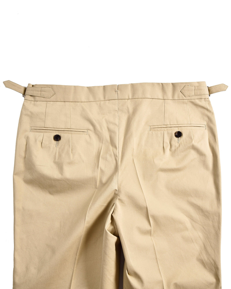 Dunkelbeige einfarbige Chino