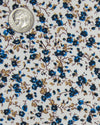 Col cubain PRÉRÉGLÉ en bleu à fines fleurs sur fond blanc