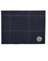 Loro Piana: Dunkelblaue Fensterscheibe