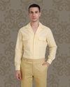 Hemd mit Camp-Kragen aus hellgelbem Fresco-Chambray