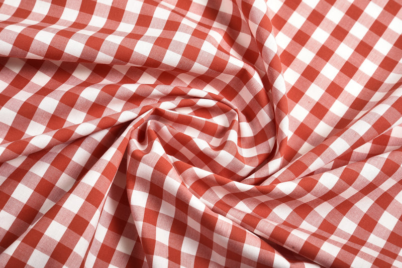 Rot auf weißem, breit kariertem Gingham-Karohemd