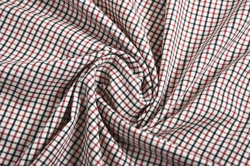 Carreaux noirs et rouges écrus