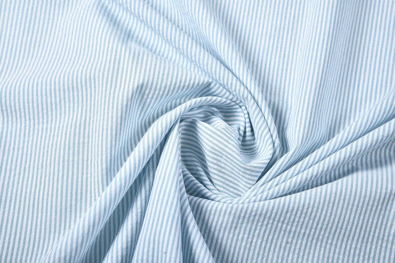 Himmelblaues Kleid Streifen Seersucker