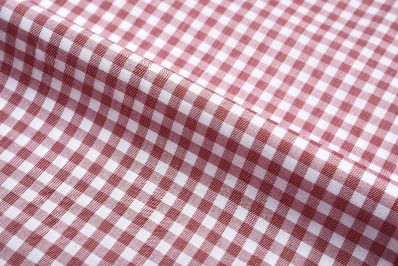 Rote End-on-End-Gingham-Karos