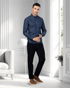 Chemise en jean bleu foncé 