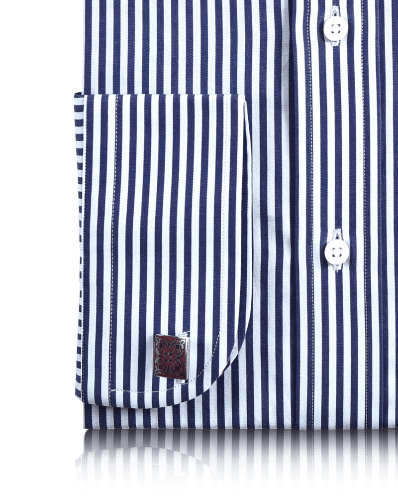 Marineblaues Hemd mit Streifen