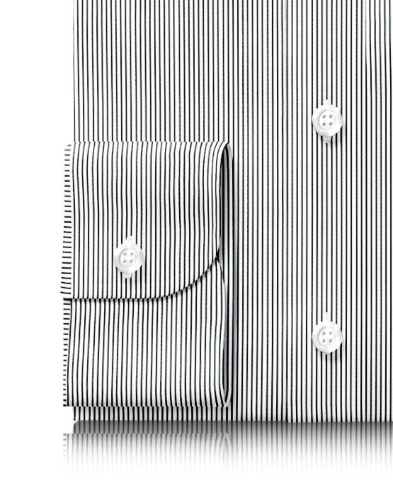 Freitag-Shirt: Schwarze Bleistiftstreifen auf Weiß