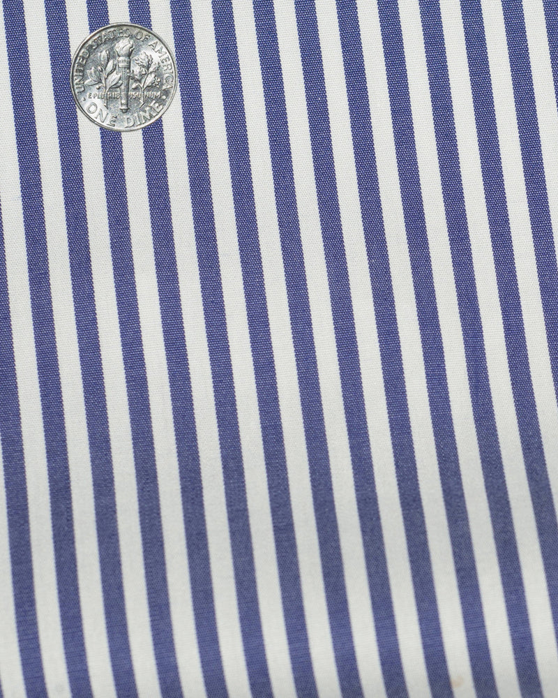 Marineblaues Hemd mit Streifen