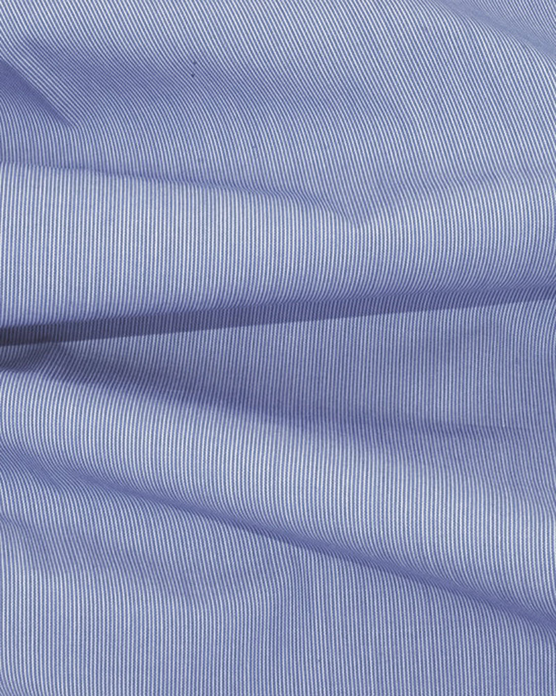 Rayures bleues fines