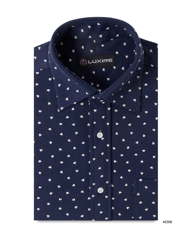Marine-weiß gestreiftes T-Shirt