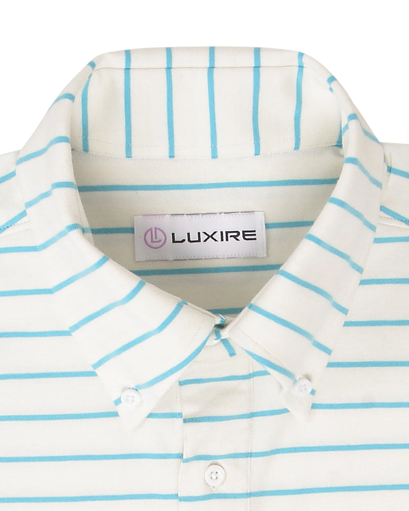 Weiß-blau gestreiftes Polo-T-Shirt