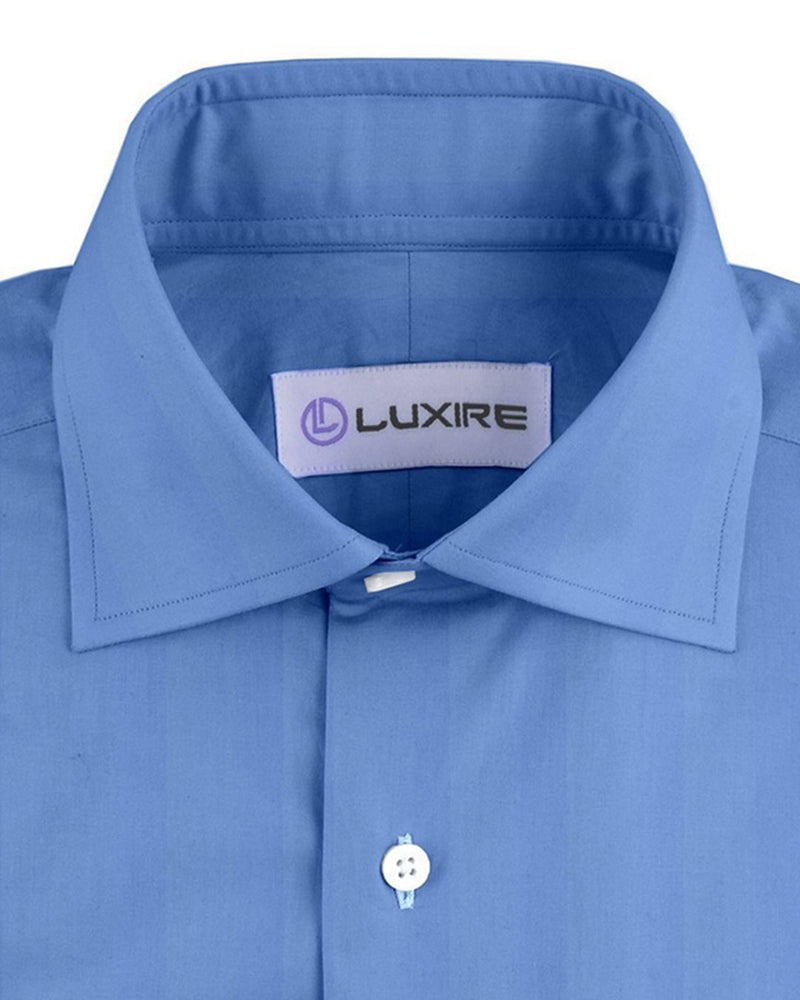 Blaues Satinhemd
