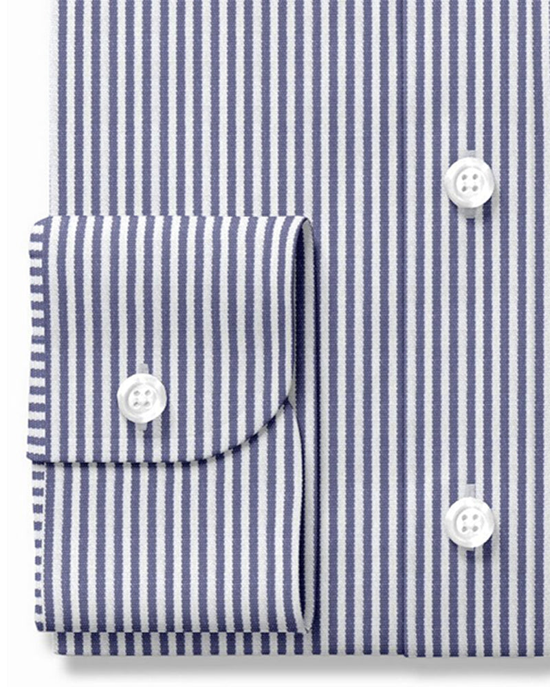 Blaue Kleiderstreifen Auf Weiß