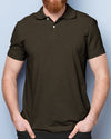 Dunkles olivgrünes T-Shirt