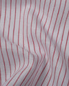 Pull en lin blanc à fines rayures rouges