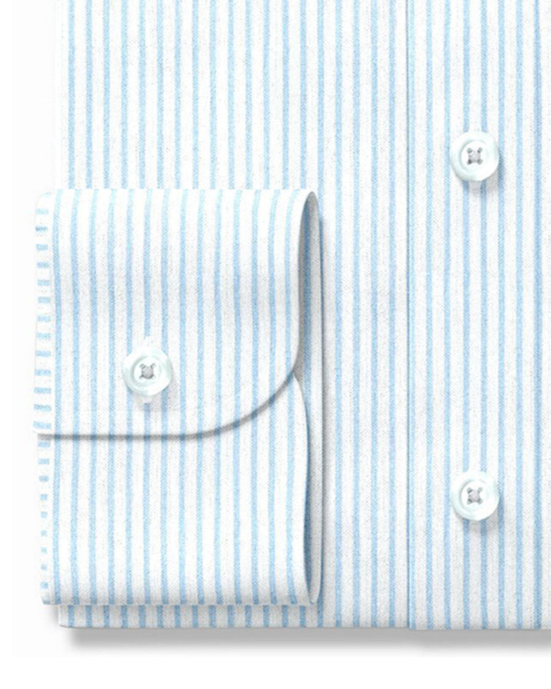 Rayures bleues au crayon avec du blanc